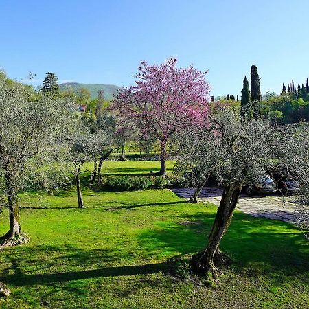 Il Chiostrino Bed & Breakfast Gardone Riviera Exterior photo